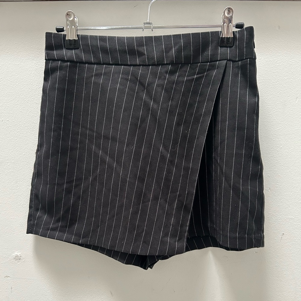 Dynamite Peyton Asymmetrical Skort